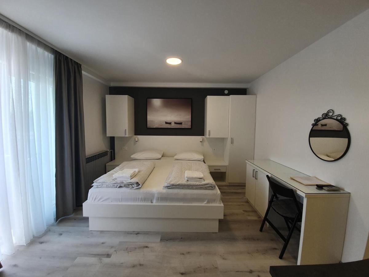 Apartments And Rooms By The Sea Baska Voda, Makarska - 2578 Extérieur photo